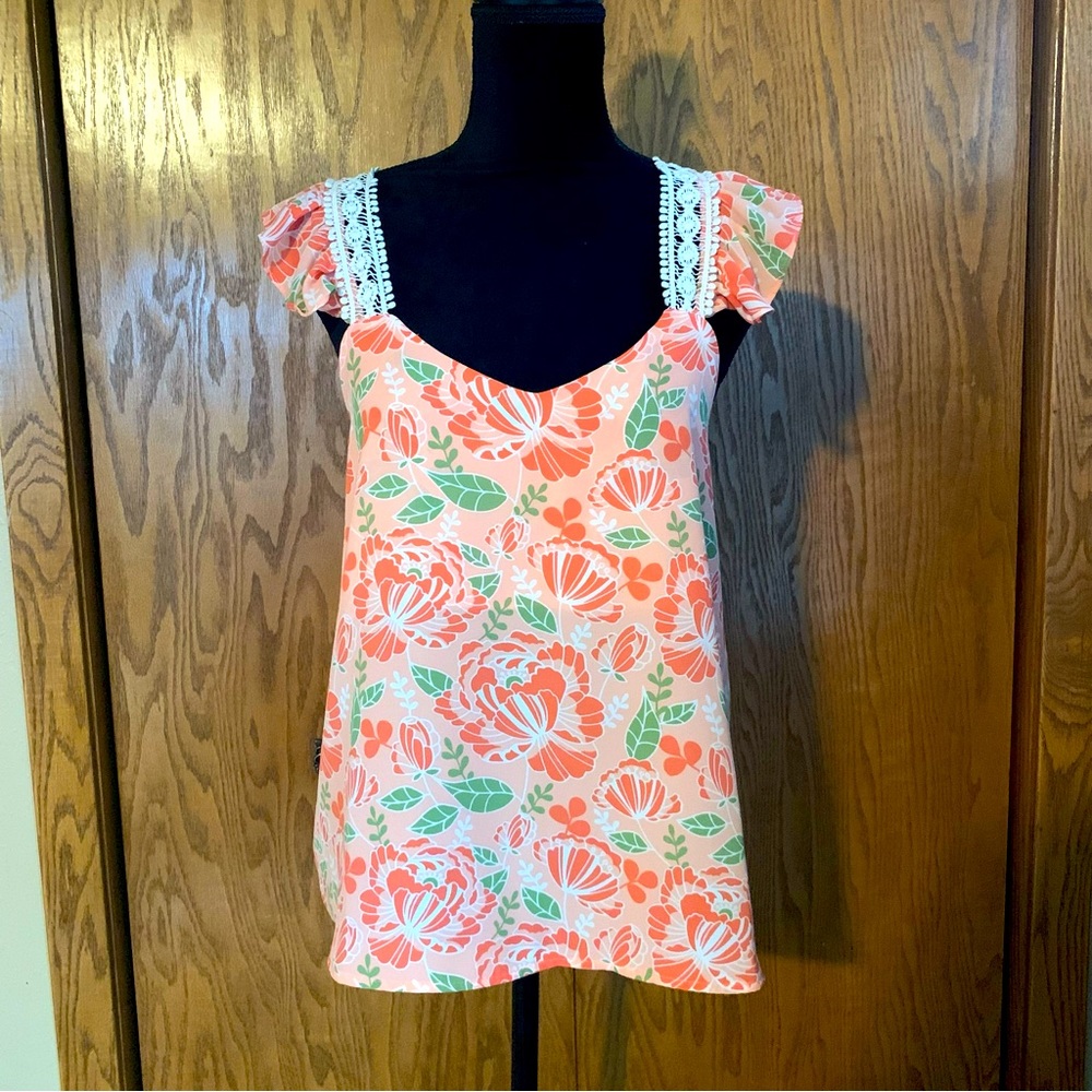 Cruel Denim Womens Shirt Size Medium Pink Floral Tan Crochet Ruffle Sleeve Tank